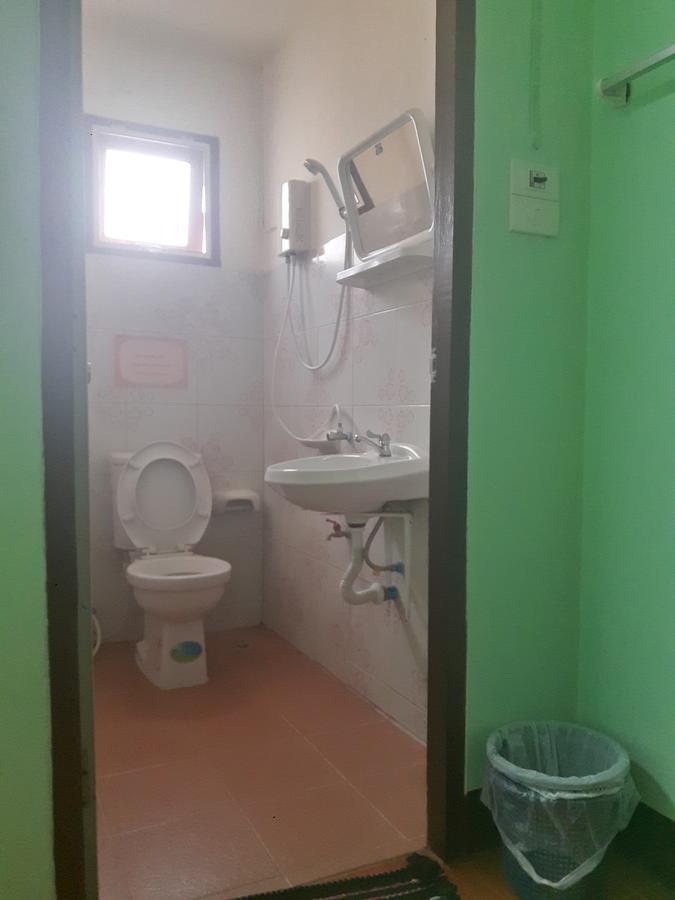 You&Me Hostel Чиангмай Экстерьер фото